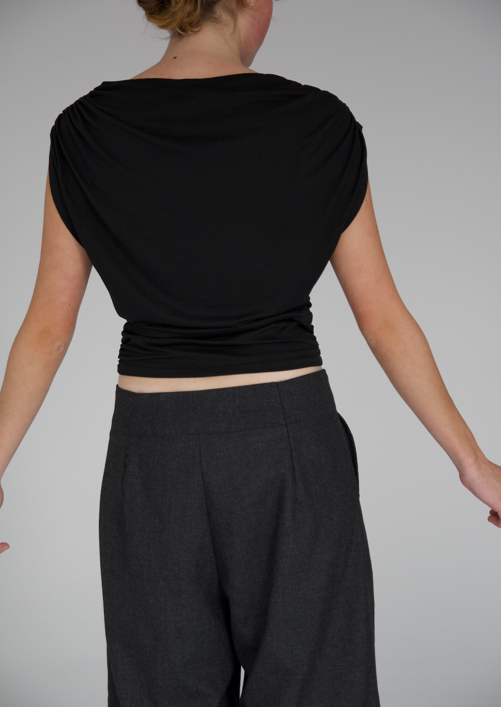 BLACK DRAPED TOP